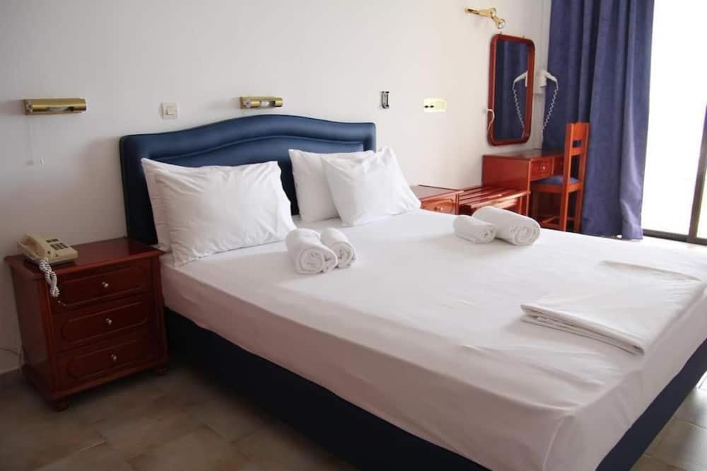Mediterranean Hotel Karpathos Town  Exterior photo