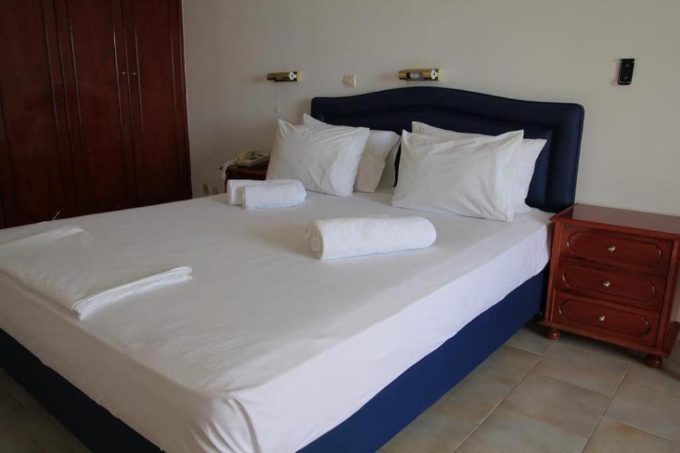 Mediterranean Hotel Karpathos Town  Exterior photo